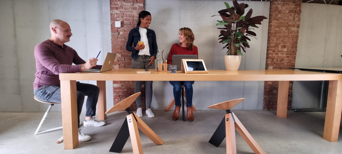 Die Vorteile des aktiven Sitzens bei der Arbeit
